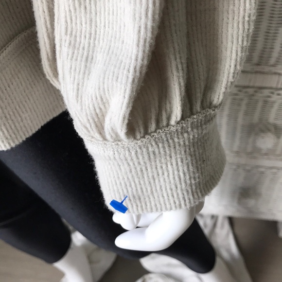 EUC Small Large Free People mock neck with open back balloon sleeves cream color - Picture 4 of 8